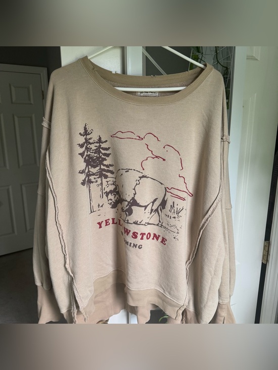 We The Free Tops - Free People We The Free Yellowstone Bison Camden Sweatshirt Beige Graphic